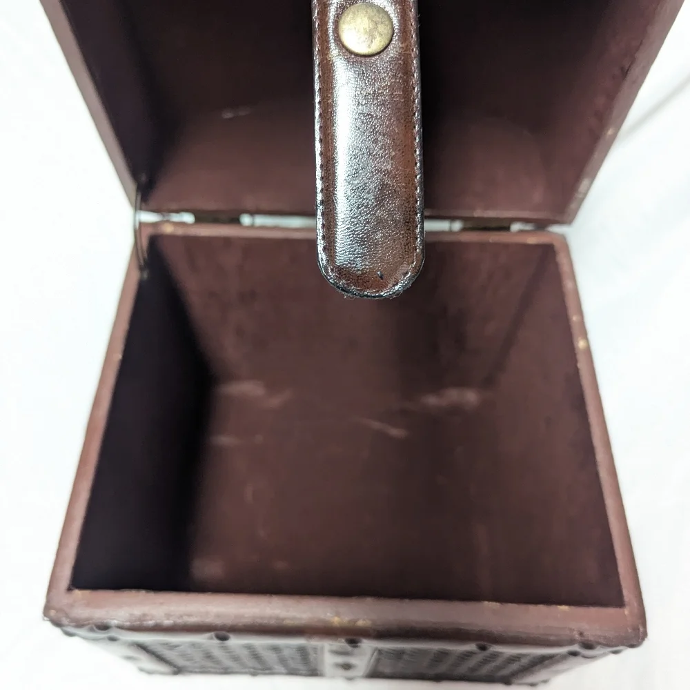 Vtg 80s Hinged Wicker Riveted Wooden Box Med 10x9x11 Dome Lid Snap Closure READ